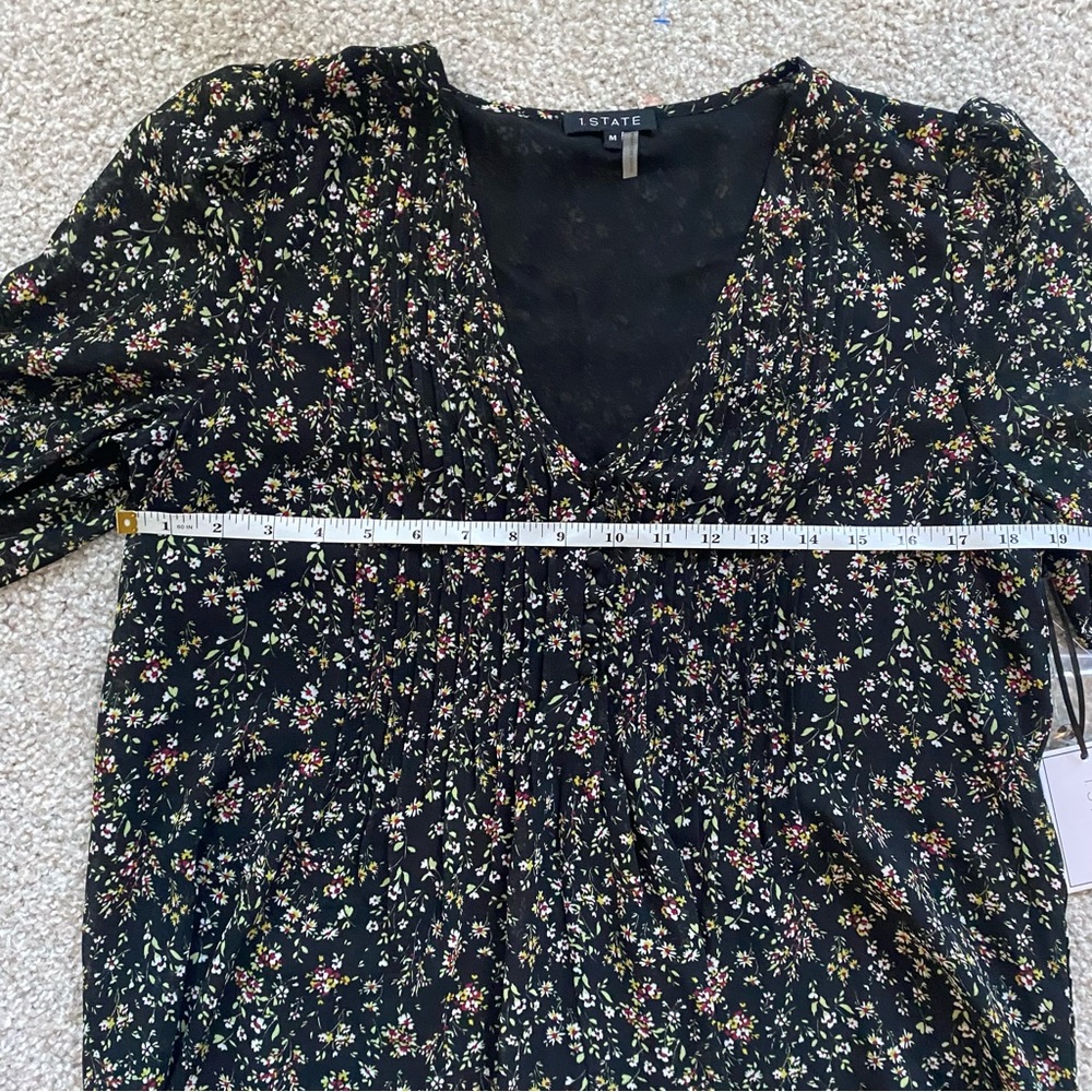 1. STATE V Neck Floral Blouse - Picture 9 of 11